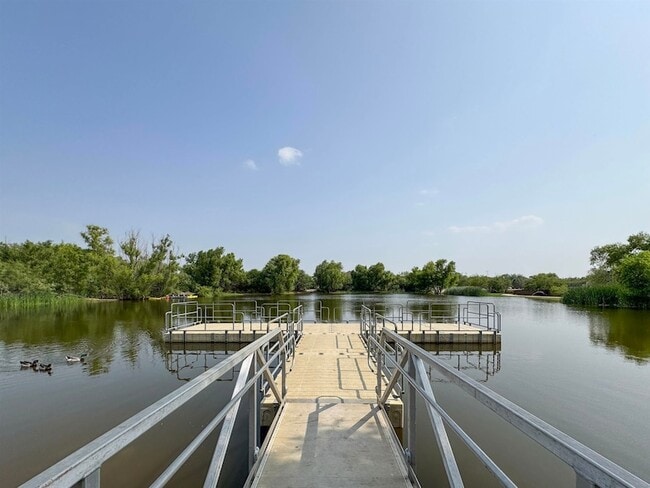 Building Photo - 304 Anthony Ln