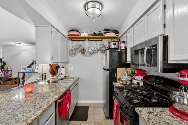 Building Photo - 74 Homestead Village Dr