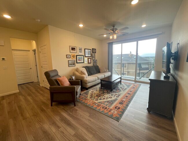 Building Photo - 3825 Presidio Point