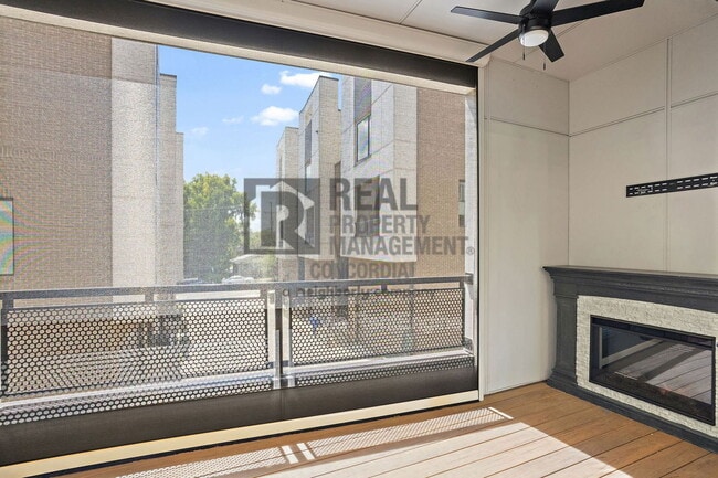 Building Photo - 1242 2nd Ave S