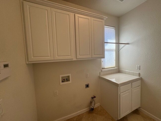 Building Photo - Wingfield Springs Two Bedroom with Sepa...