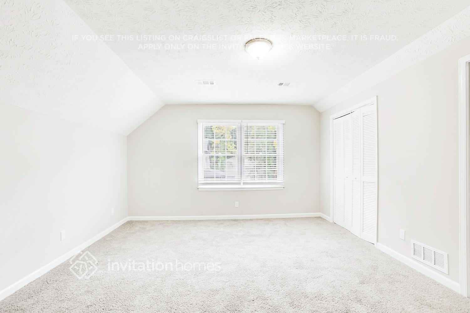 Building Photo - 584 Rock Shadow Ct