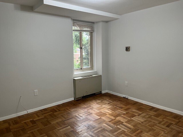 bedroom 2 - 4000 Tunlaw Rd NW