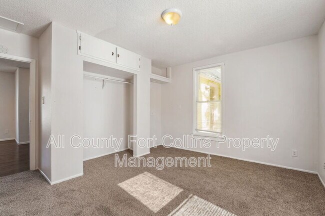 Building Photo - 403 E 3rd St