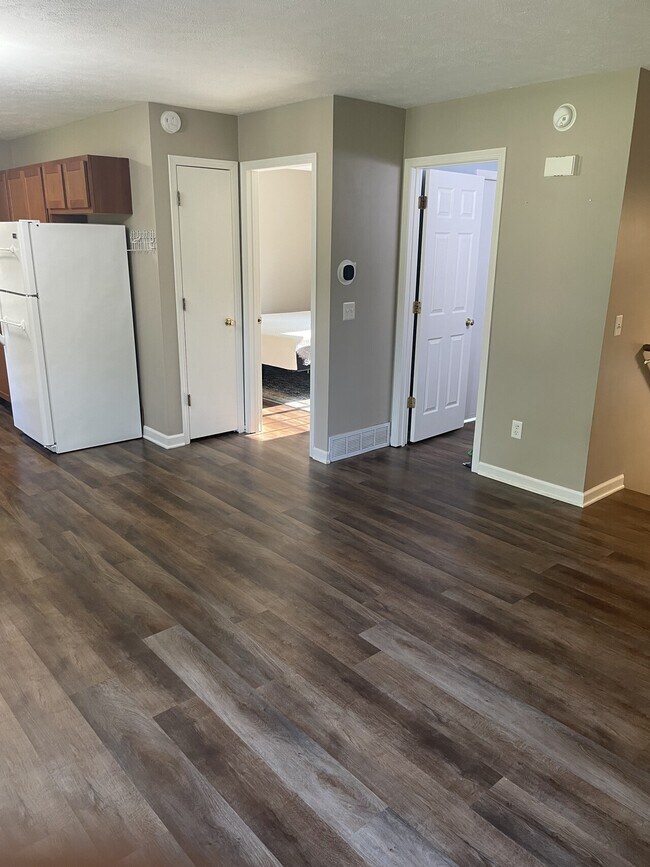 Building Photo - 1952 Ball Ave NE