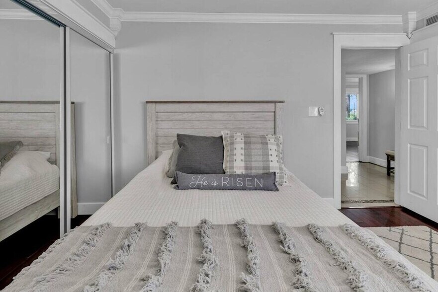 Building Photo - 103 Old Ferry Rd