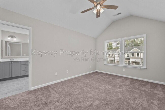 Building Photo - 1047 Linsmore Ave