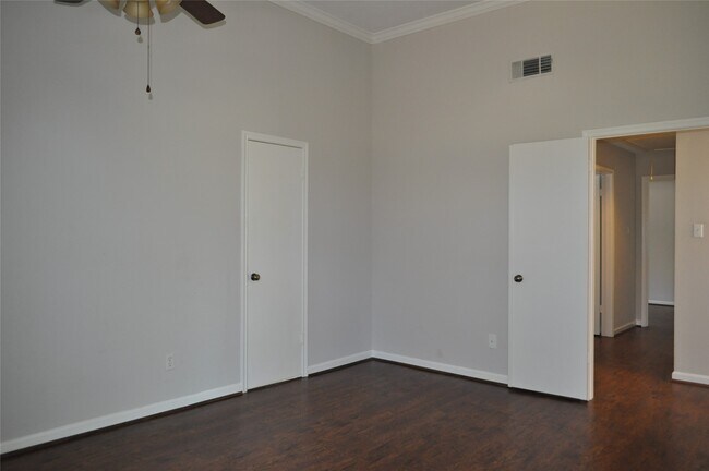 Building Photo - 8639 Sparkling Springs Dr