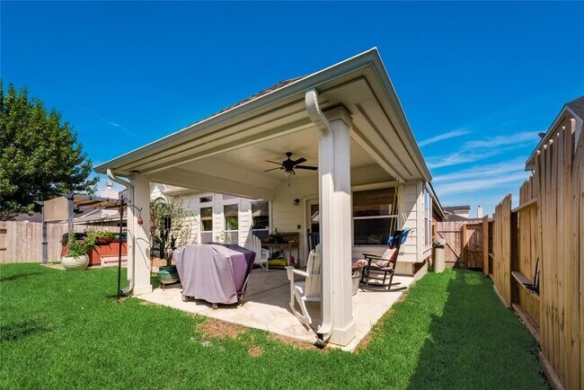 Building Photo - 7018 Paradise Park Bend
