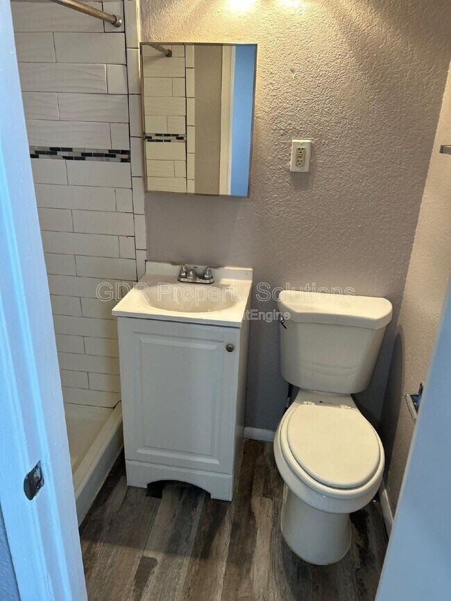 Building Photo - 401 14th St NW