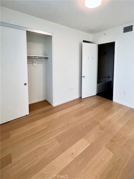 Building Photo - 889 Francisco St