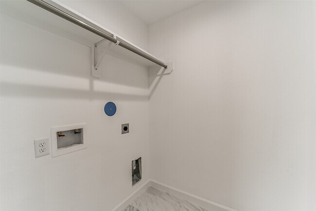 Building Photo - 5714 Beldart