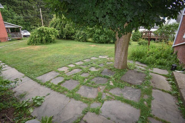 Building Photo - RTSA301