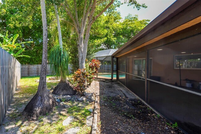 Building Photo - 6955 NW 18th St