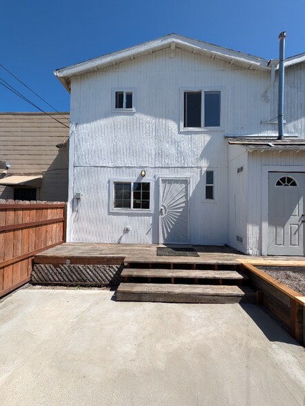 Building Photo - 5407 Bancroft Ave