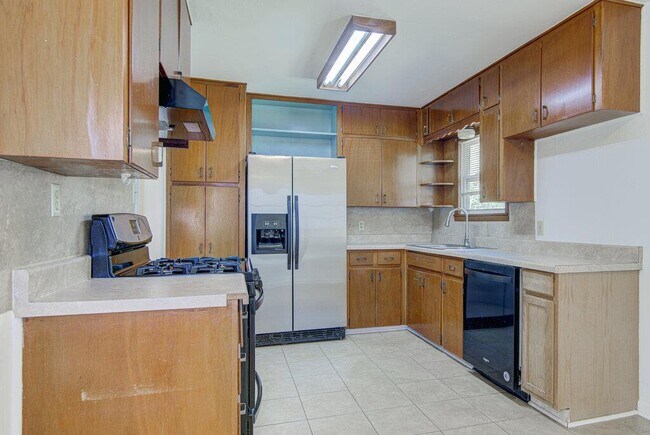 Building Photo - 8406 Burrell Dr
