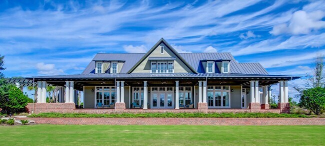 Building Photo - 579 Meadow Creek Dr