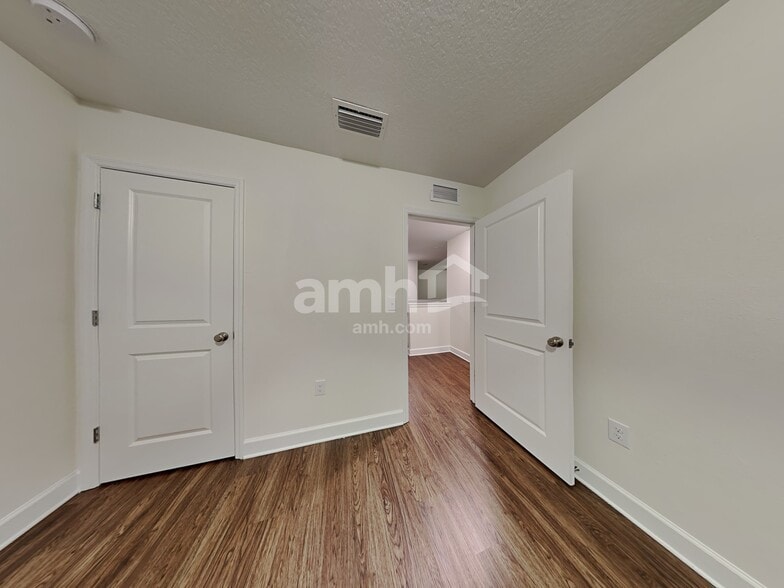 Building Photo - 6609 Hidden Rose Pl