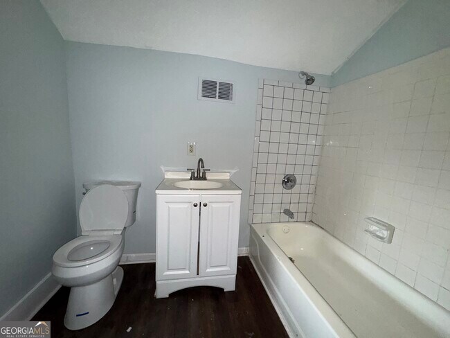 Building Photo - 1462 Lucile Ave SW