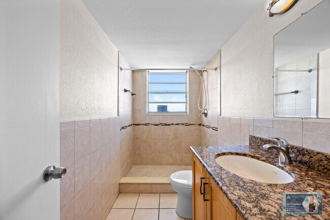 Building Photo - 137 Golden Isles Dr