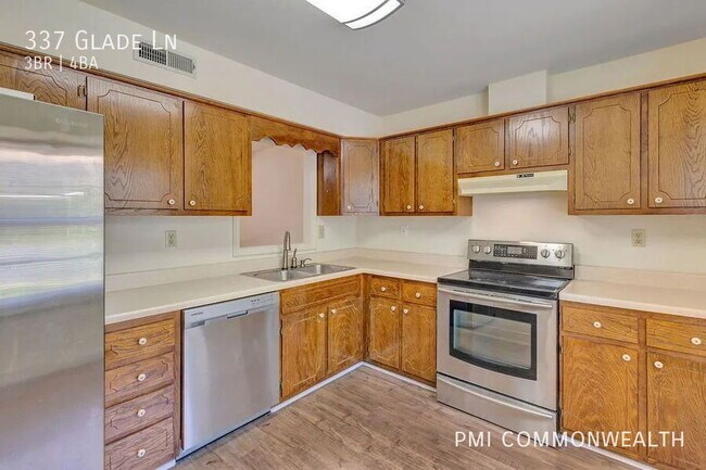 Building Photo - 337 Glade Ln