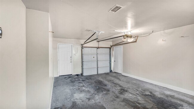 Building Photo - 10919 Paulwood Dr