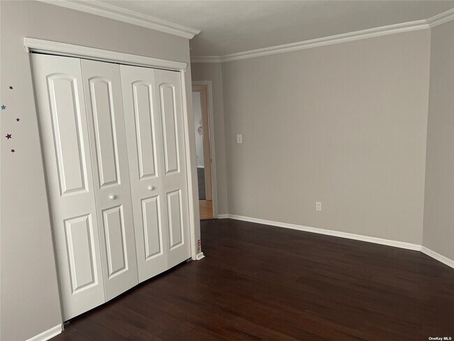 Building Photo - 9 English Ivy Ln