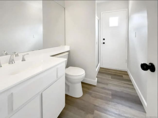 Building Photo - 5989 Chaumont Dr