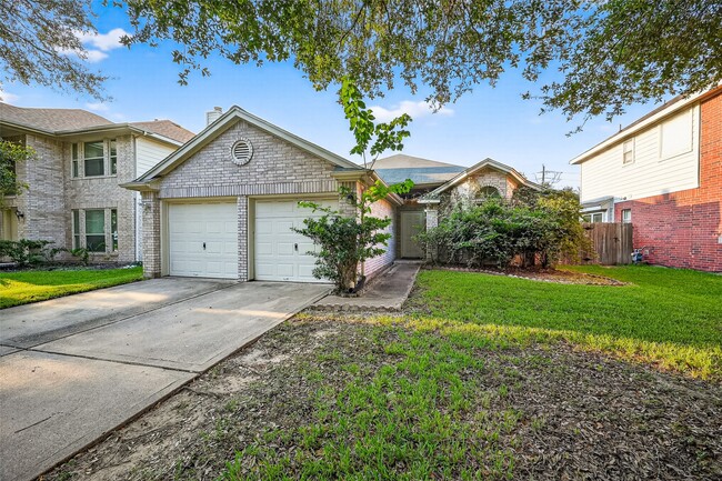 Building Photo - 15242 Kingsbridge Way