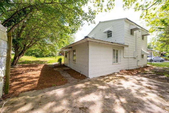 Building Photo - 620 5th Ave SW