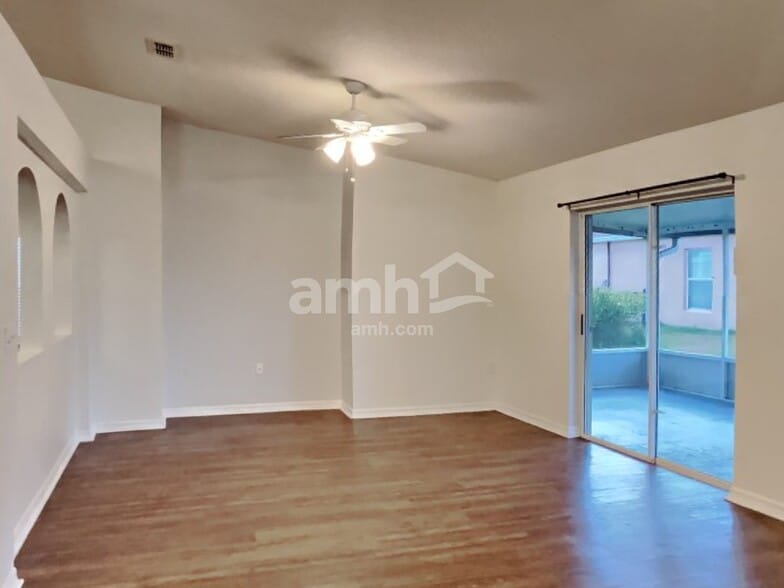 Building Photo - 337 Grand Royal Cir