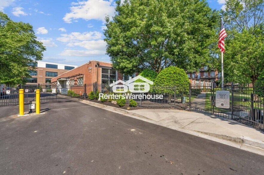 Building Photo - 5200 Peachtree Rd