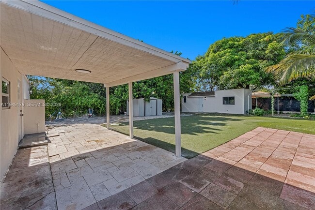 Building Photo - 889 NW 102nd St