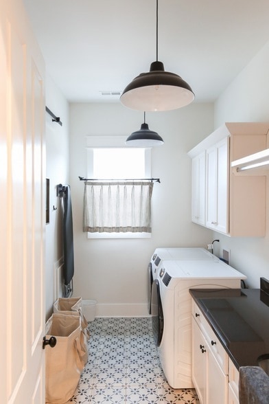 Building Photo - 237 Stephens Valley Blvd