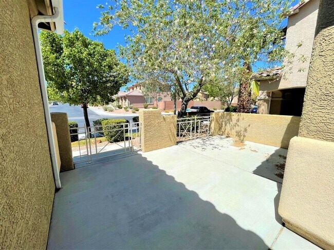 Building Photo - Enjoy mini park in your backyard! Single-story home in Aliante community