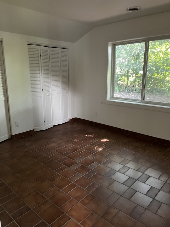 Building Photo - 1829 Eden Ln