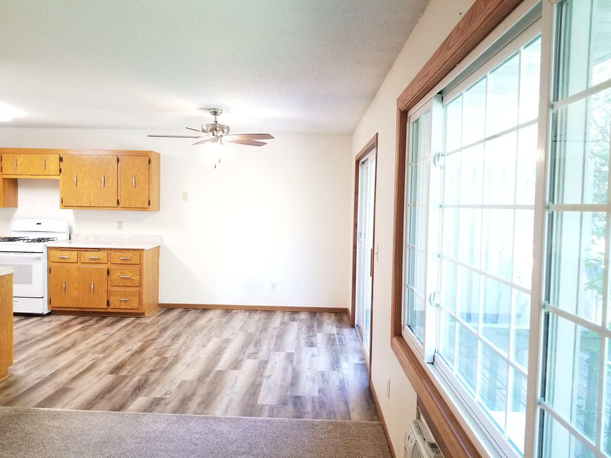 Building Photo - 220 Leighton Dr