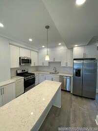 Building Photo - 120 Kenrick St