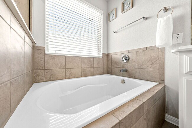 Building Photo - Room to Gather, Relax, and Enjoy Everyday Living