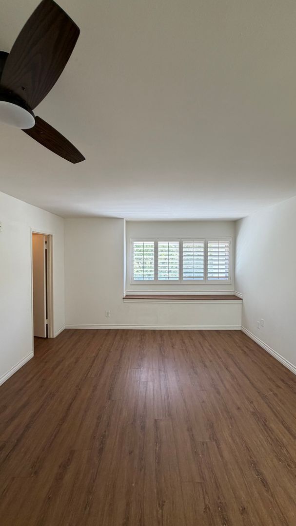 Building Photo - DESIRABLE TWO BEDROOM TWO BATH HOME IN STUDIO CITY