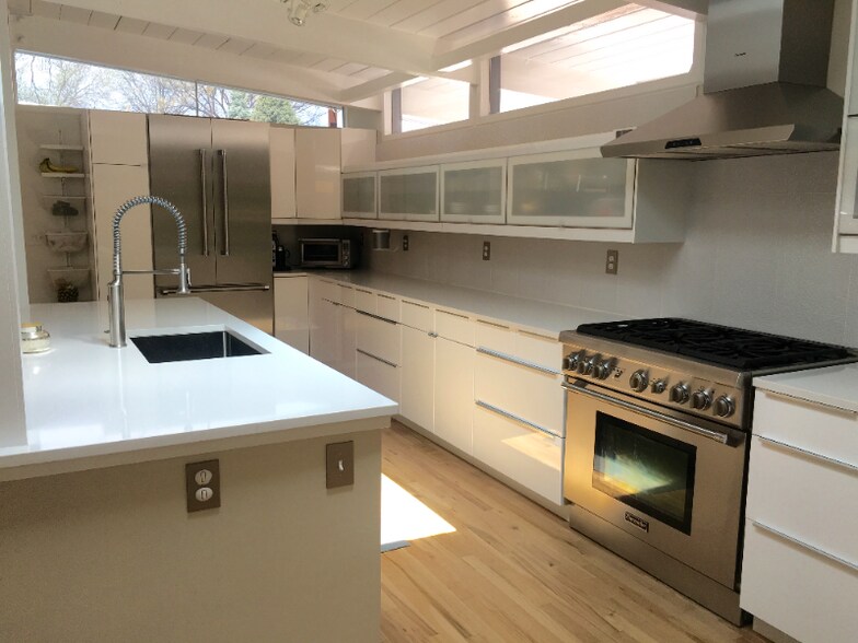 Primary Photo - 1368 S Edison Way