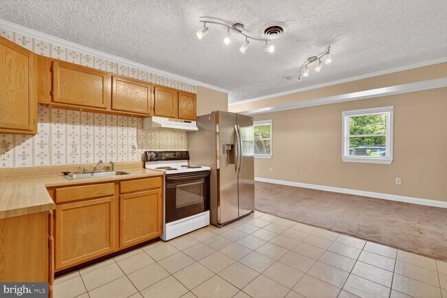 Building Photo - 6013 Neilwood Dr