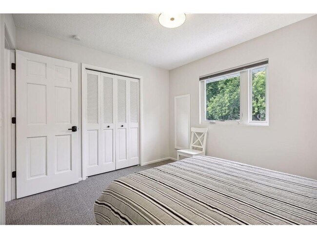 Building Photo - 18620 26th Ave N