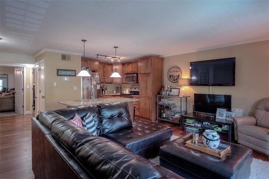 Building Photo - 4727 Jarboe St