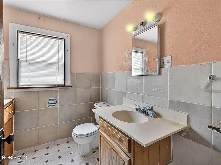 Building Photo - 3209 Kimball Ave