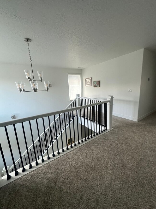 Building Photo - Absolutely STUNNING Home in Lehi!!!