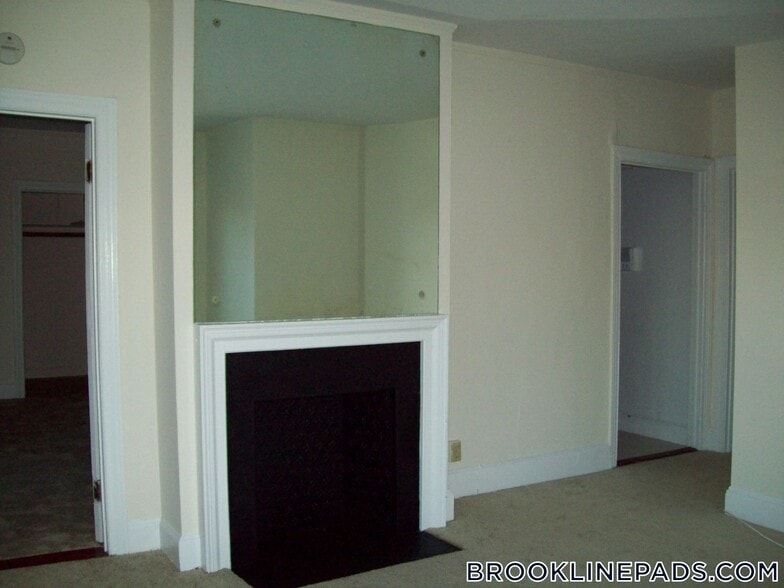 Building Photo - 1223 Beacon St