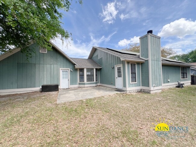 Building Photo - Charming 3 Bedroom Home in Countryview Estates community with Solar Panels!