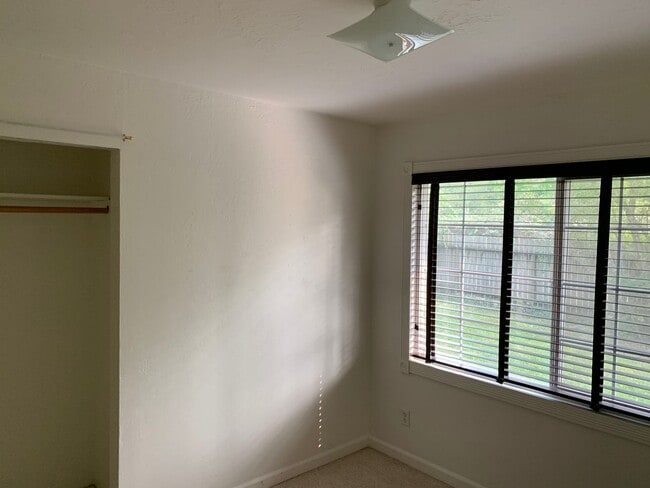 Building Photo - 3 Bedroom, PET FRIENDLY House in Fieldbrook