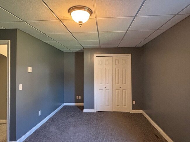 Building Photo - Available NOW! Gorgeous 3BR/2 BA Unit in Hastings!